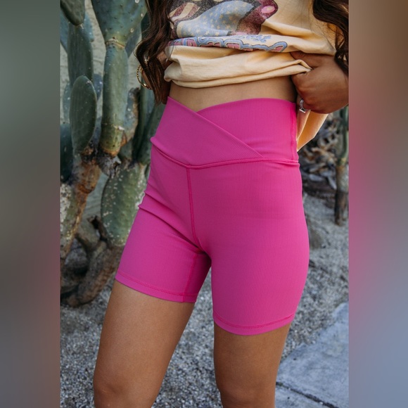 Pink ribbed biker shorts - Picture 3 of 3